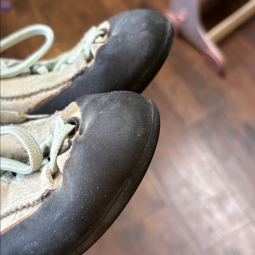 La Sportiva Mint Green and Black Climbing Shoes - Picture 7 of 9